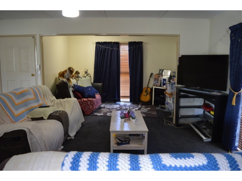 22 Bertrand Ave, Kensington Grove QLD 4341