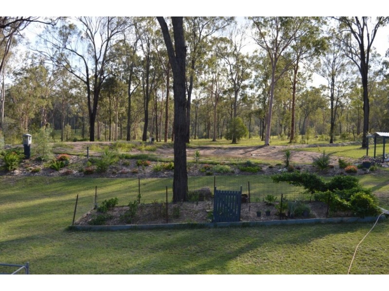 22 Bertrand Ave, Kensington Grove QLD 4341
