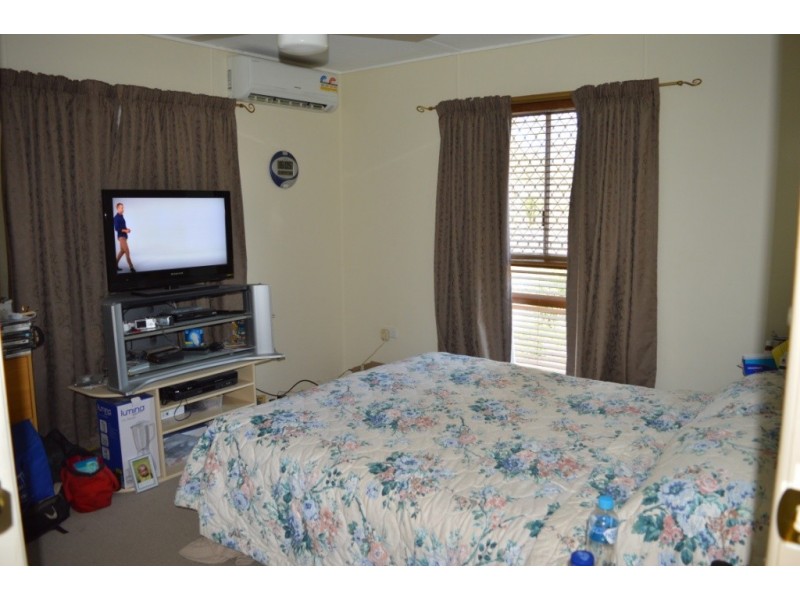 22 Bertrand Ave, Kensington Grove QLD 4341