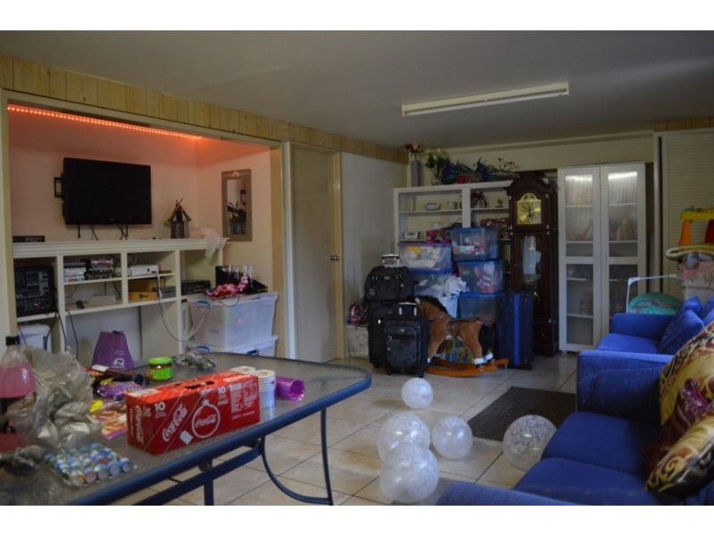 22 Bertrand Ave, Kensington Grove QLD 4341