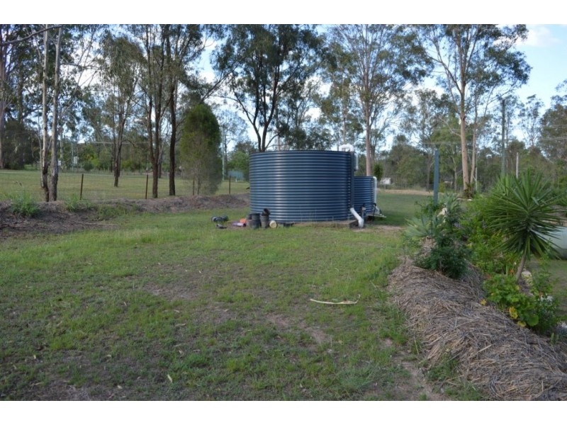 22 Bertrand Ave, Kensington Grove QLD 4341