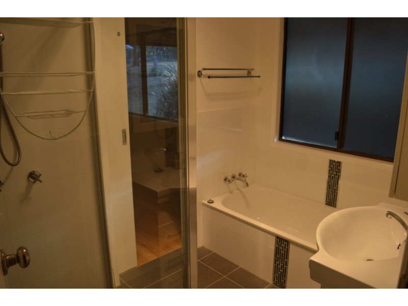 17 Wheatley Court, Regency Downs QLD 4341