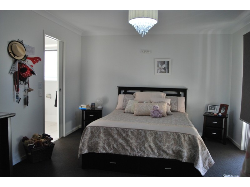 14 White Gums Road, Hatton Vale QLD 4341
