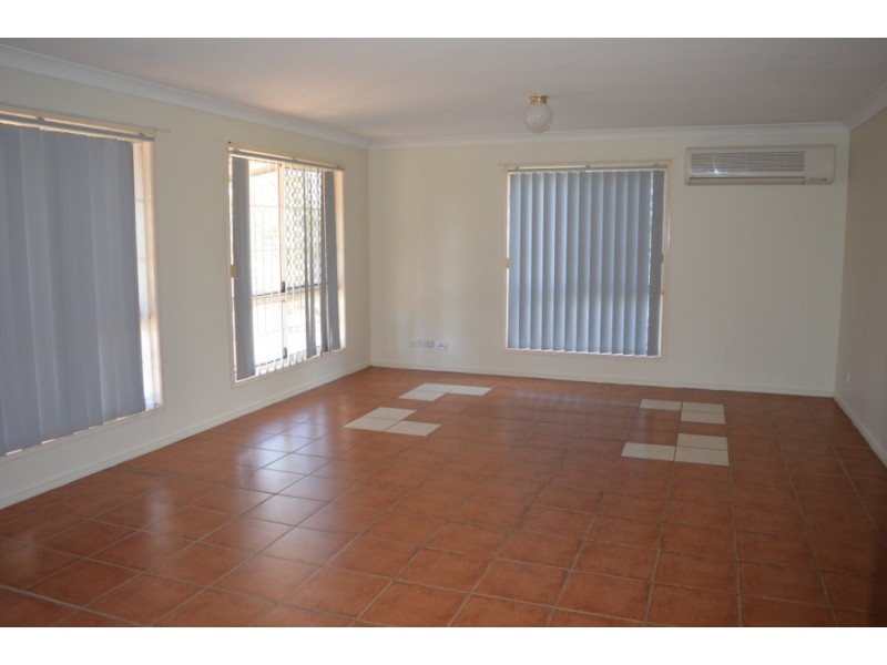 215 Lakes Drive, Laidley Heights QLD 4341