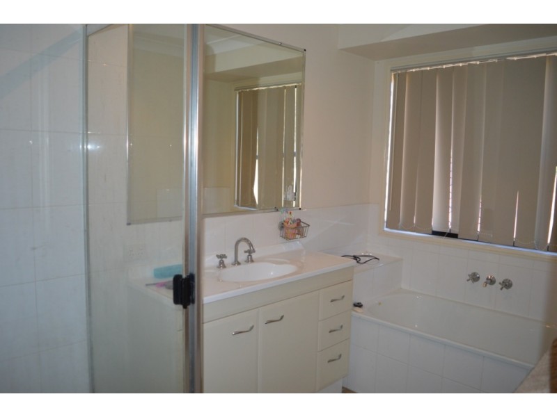 1 Bradley Close, Laidley Heights QLD 4341