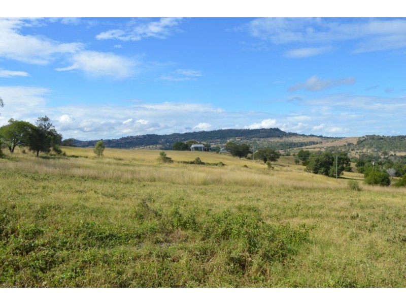 34 Arndt Rd West, Tallegalla QLD 4340