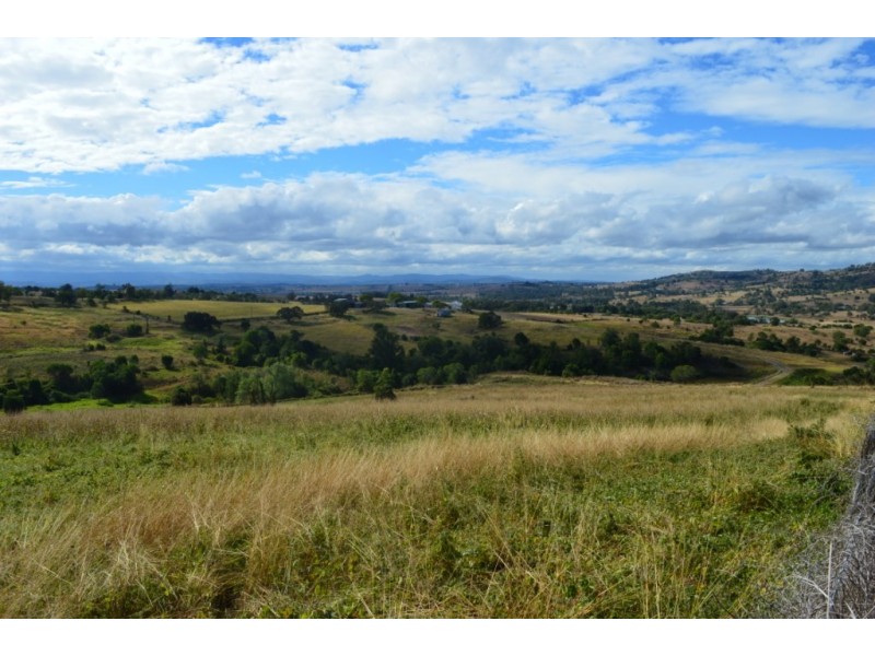 34 Arndt Rd West, Tallegalla QLD 4340