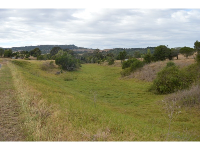 34 Arndt Rd West, Tallegalla QLD 4340