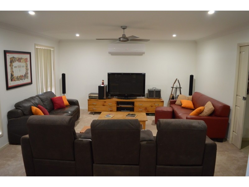 10 Hughes Road, Plainland QLD 4341