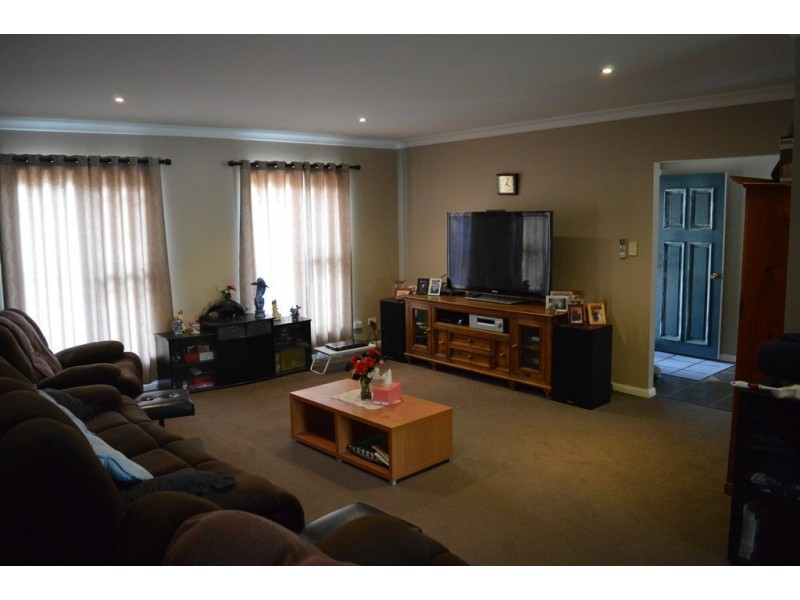 12 Wheatley Court, Regency Downs QLD 4341