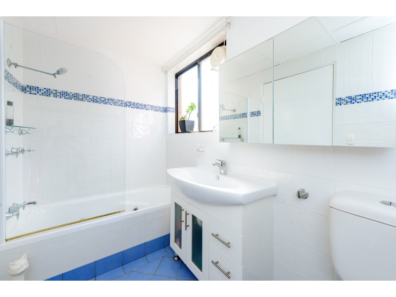 4/32-34 Old Hume Highway, Camden NSW 2570