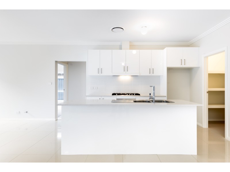 8 Akuna Street, Gregory Hills NSW 2557