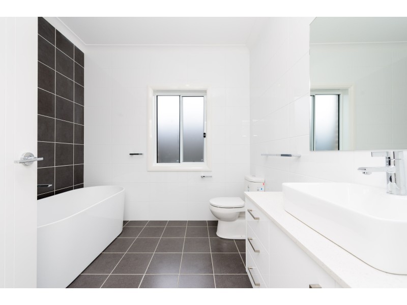 8 Akuna Street, Gregory Hills NSW 2557