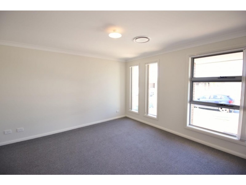 25 Owens Street, Spring Farm NSW 2570