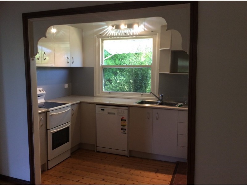 8 Glendiver Road, The Oaks NSW 2570