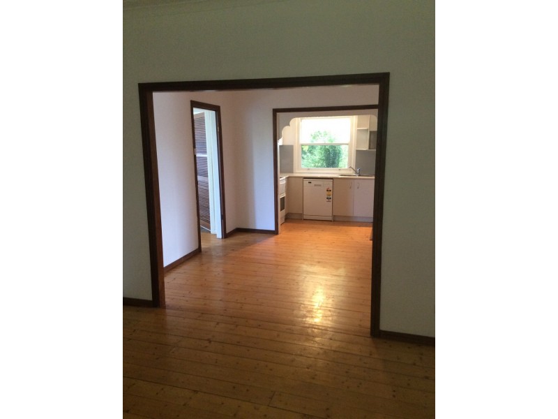 8 Glendiver Road, The Oaks NSW 2570