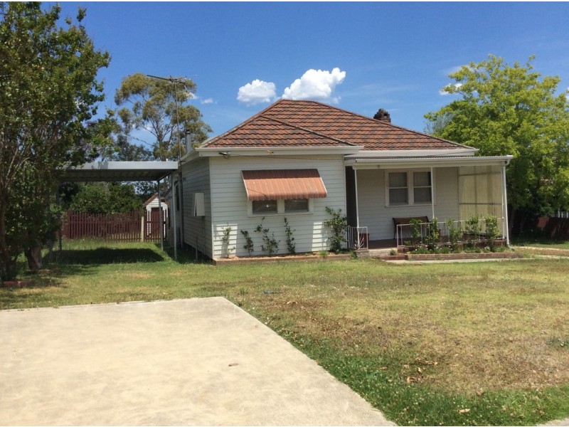 8 Glendiver Road, The Oaks NSW 2570