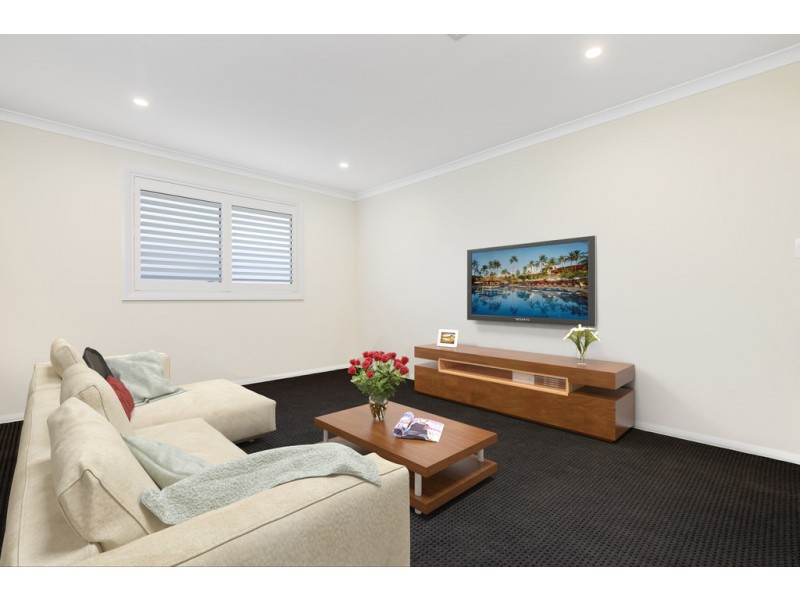 21 Thorpe Circuit, Oran Park NSW 2570