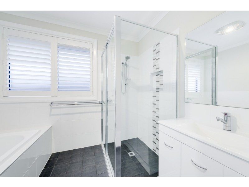 21 Thorpe Circuit, Oran Park NSW 2570