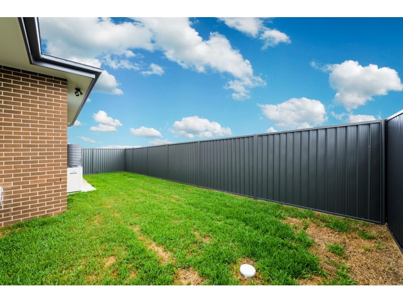 21 Thorpe Circuit, Oran Park NSW 2570