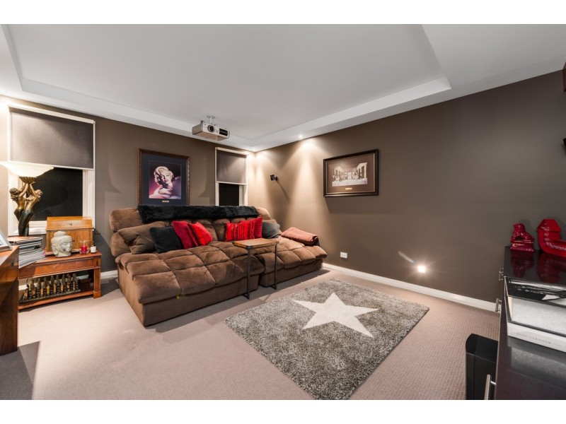 2 Weirberly Road, Elderslie NSW 2570