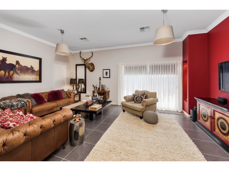 2 Weirberly Road, Elderslie NSW 2570