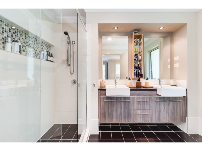 2 Weirberly Road, Elderslie NSW 2570