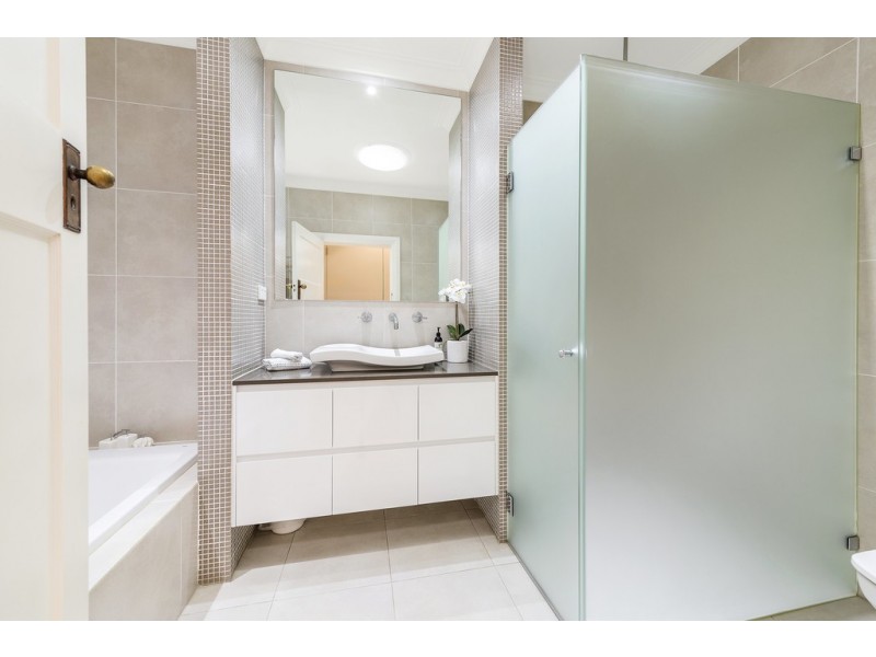 40 MENANGLE ROAD, Camden NSW 2570