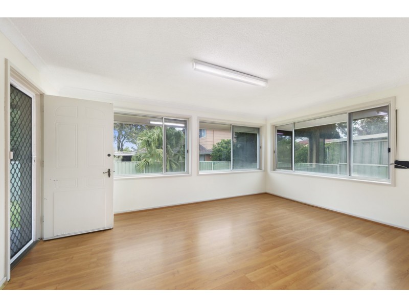 9 WENTWORTH DRIVE, Camden South NSW 2570