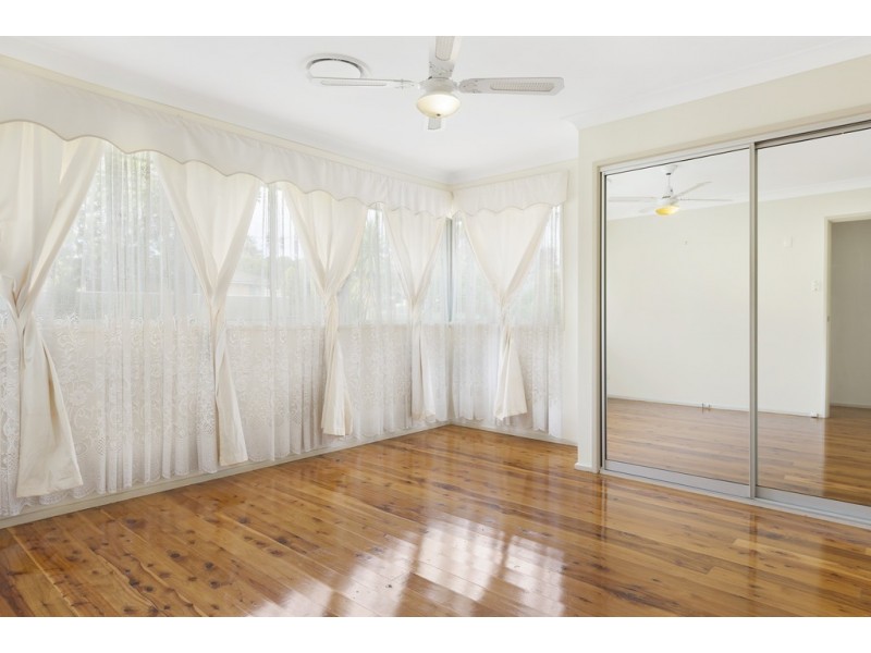 9 WENTWORTH DRIVE, Camden South NSW 2570