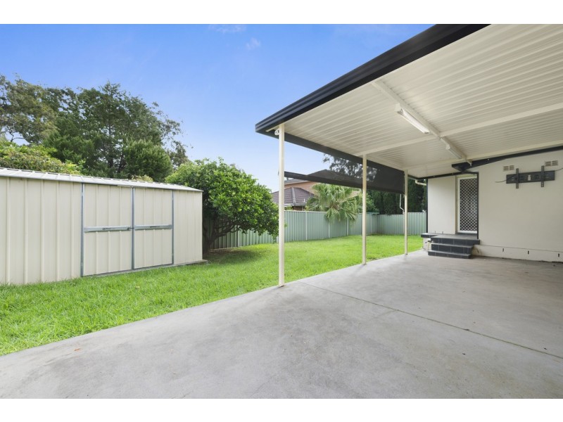 9 WENTWORTH DRIVE, Camden South NSW 2570