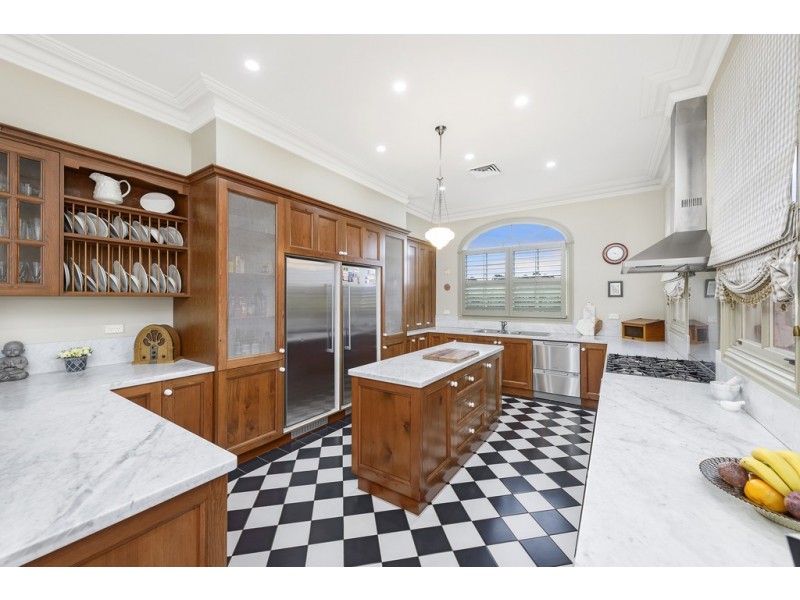 6 BALDWIN CLOSE, Ellis Lane NSW 2570