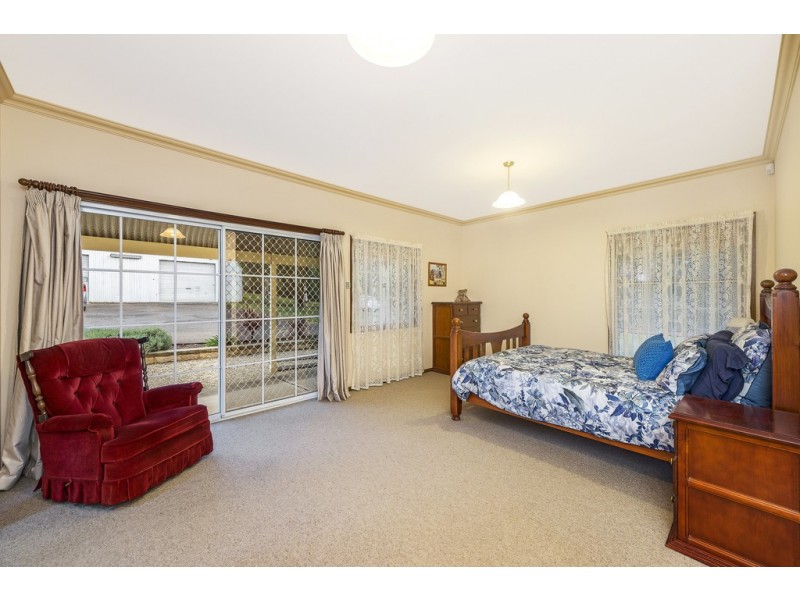 530 MOUNT HERCULES ROAD, Razorback NSW 2571