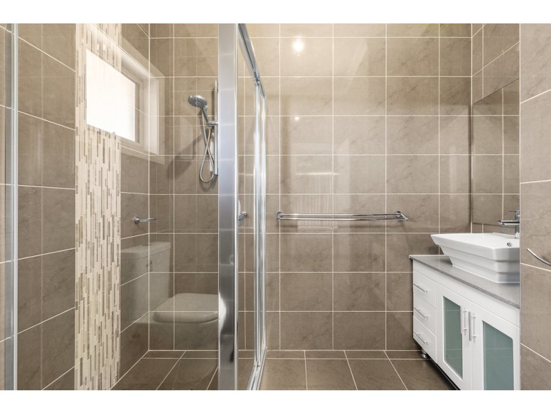 1 DENGATE CLOSE, Elderslie NSW 2570