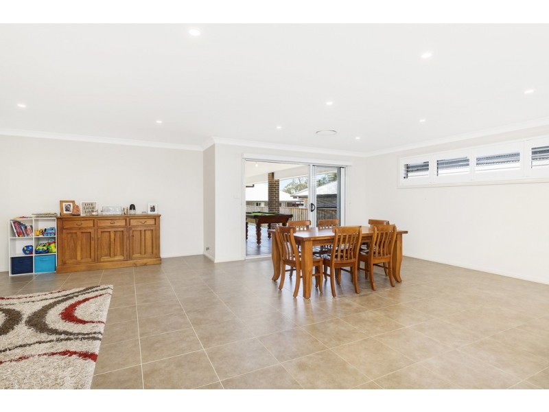 8 Dengate Close, Elderslie NSW 2570