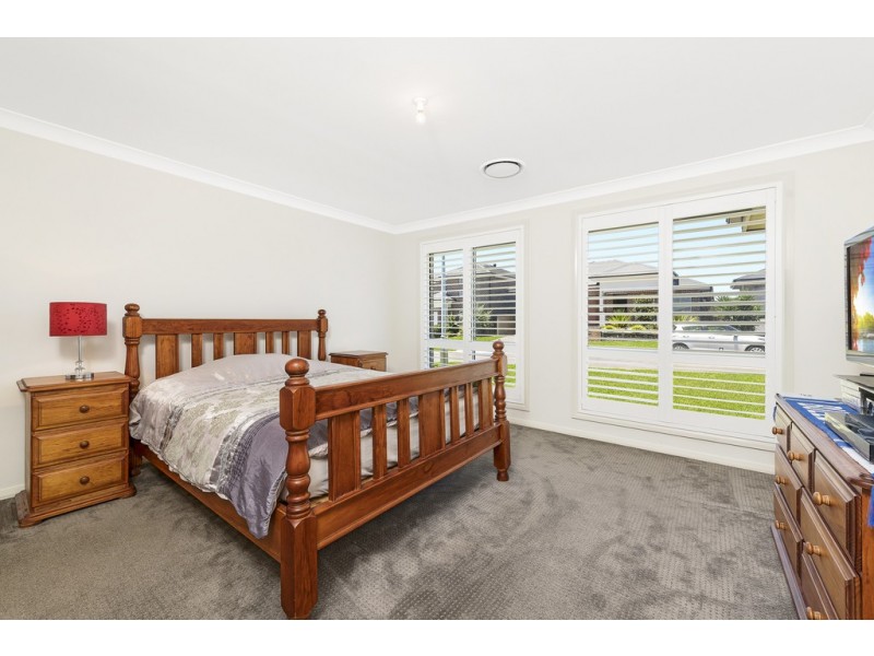 8 Dengate Close, Elderslie NSW 2570