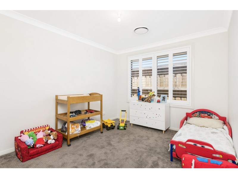 8 Dengate Close, Elderslie NSW 2570