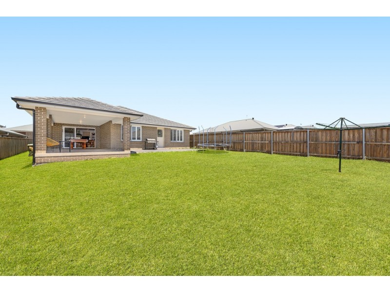8 Dengate Close, Elderslie NSW 2570