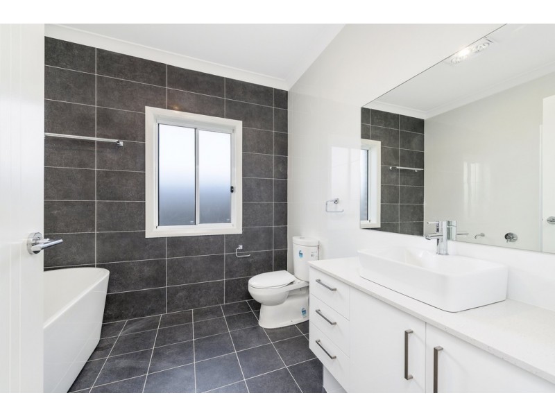 7 Starke Street, Spring Farm NSW 2570