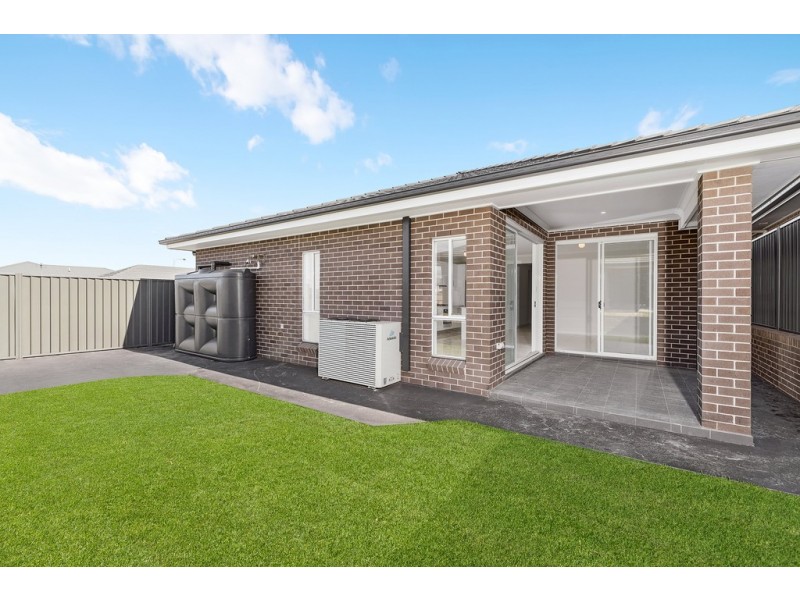 7 Starke Street, Spring Farm NSW 2570