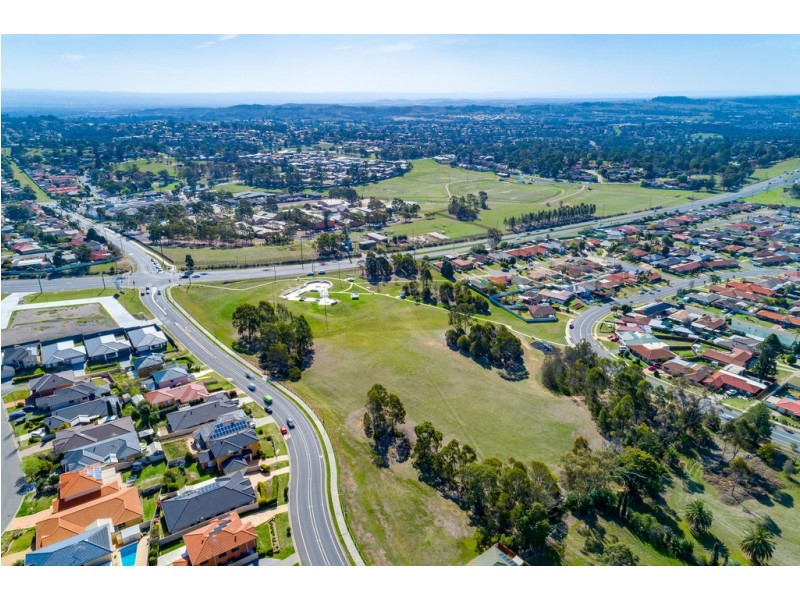54 FULLERTON CIRCUIT, St Helens Park NSW 2560