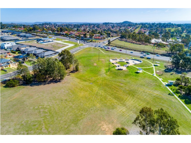 54 FULLERTON CIRCUIT, St Helens Park NSW 2560