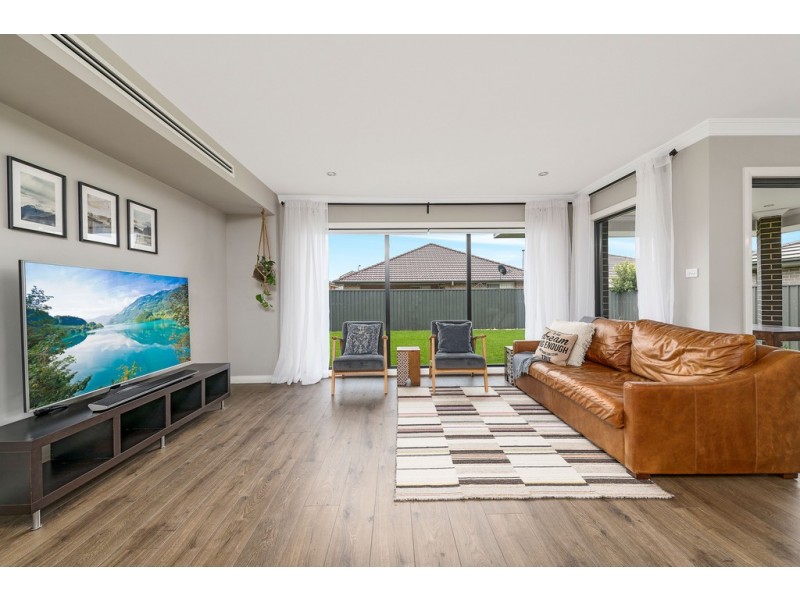 11 Caesia Way, Mount Annan NSW 2567