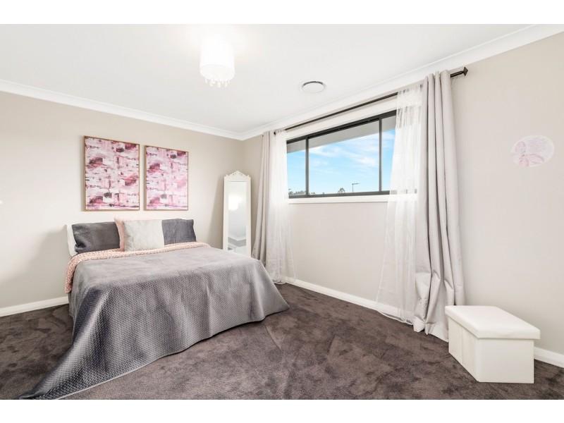 11 Caesia Way, Mount Annan NSW 2567