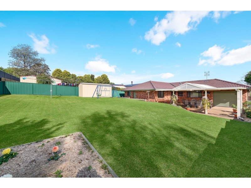 14 Hynes Place, Elderslie NSW 2570