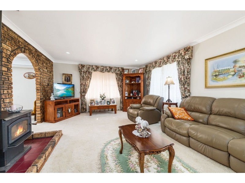 45 VICTORIA PARK ROAD, The Oaks NSW 2570