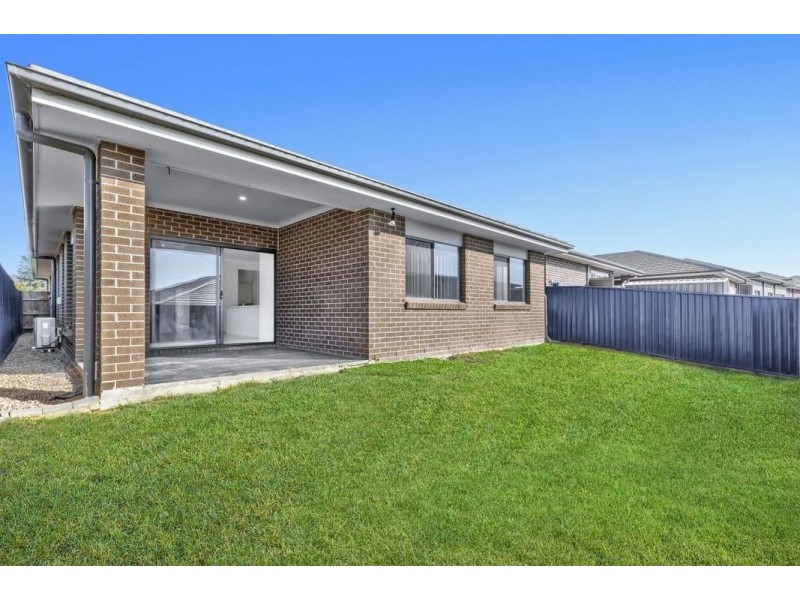 10 Steward Drive, Oran Park NSW 2570