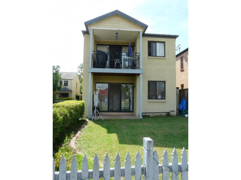 1/92-98 Glenfield Drive, Currans Hill NSW 2567