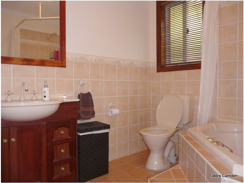 5 Polworth Close, Elderslie NSW 2570