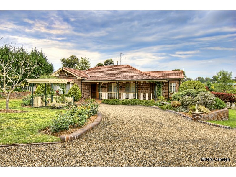 10 William Dowle Place, Grasmere NSW 2570